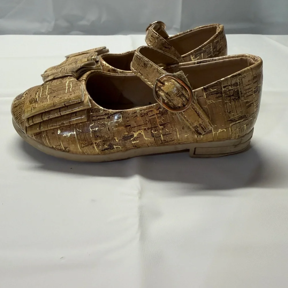 Charming Girls Gold Dress Shoes with Bow